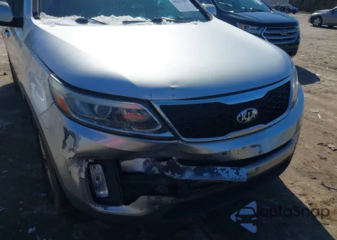 2014 Kia Sorento Lx z USA, uszkodzony, nr VIN 5XYKT4A63EG522150